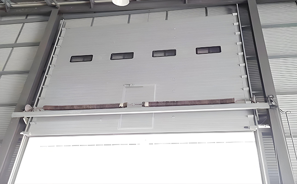 长城区工业滑升门