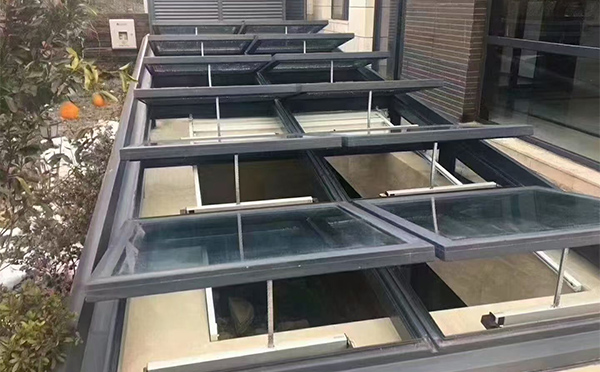 某轨道交通车辆维修车间长城区排烟窗应用